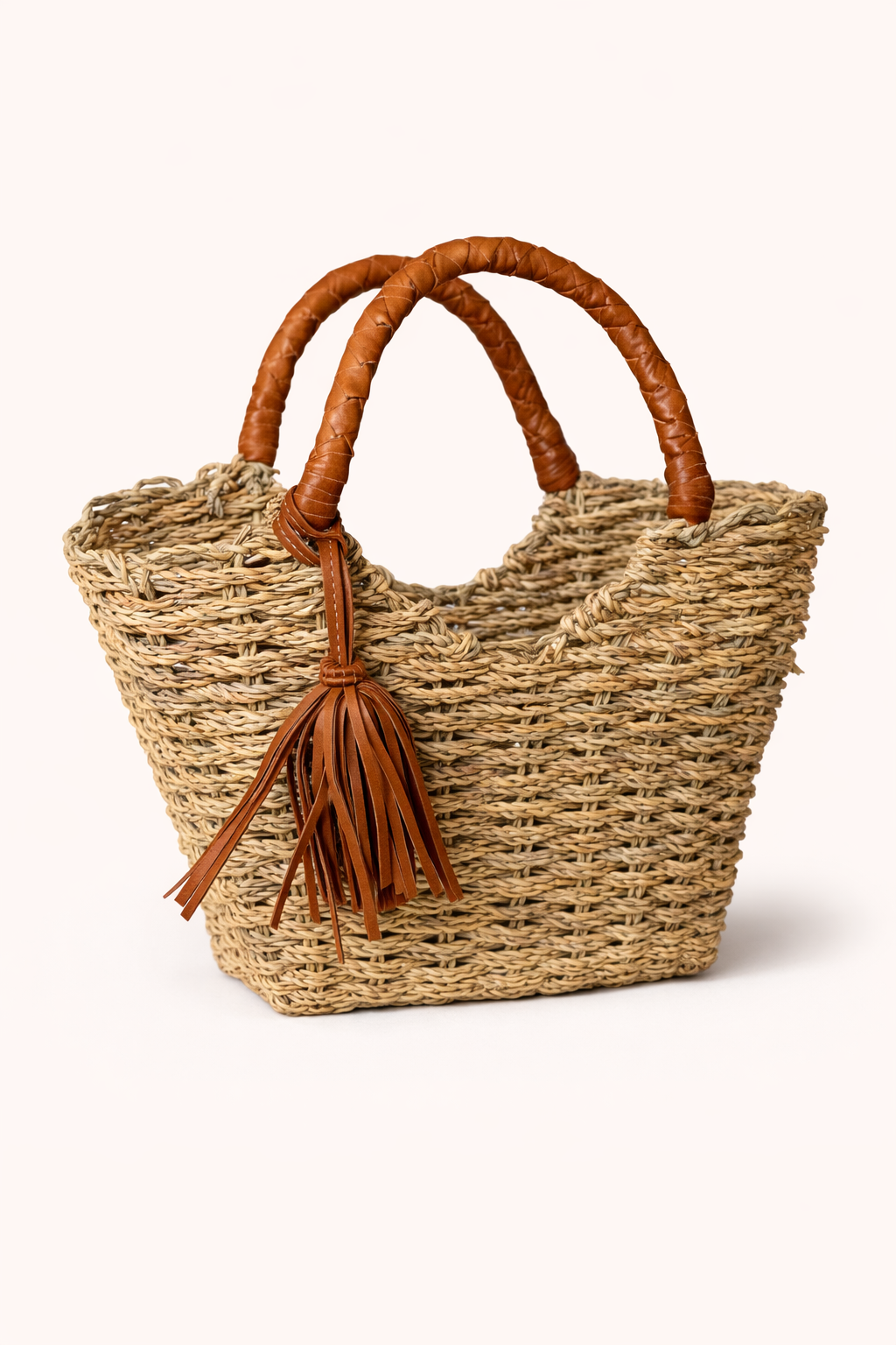 Doum Palm Basket – Braided Leather Handle